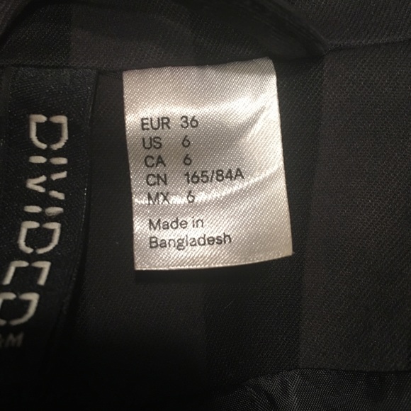 Blazer - Picture 3 of 3